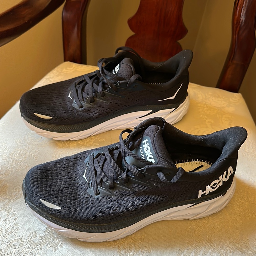 Hoka Clifton 8 One One athletic running shoes in EUC, black and white
